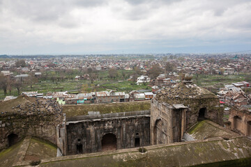 Obraz premium Srinagar old city, is the summer capital of Jammu and Kashmir It lies in the Kashmir Valley on the banks of the Jhelum River