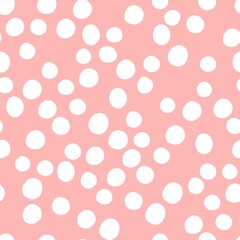 Kindisches nahtloses Muster, Pastellfarben. Handgezeichnete weiße Punkte auf rosa Hintergrund. Vektorgeometrische Hintergründe.