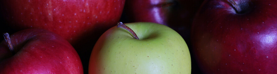 red and yellow apples
