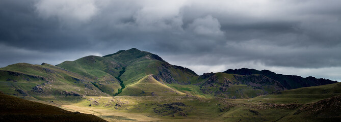 Stunning landscape of Antelope Island State Park in the US state of Utah under a cloudy sky. © Jason Eldridge/Wirestock