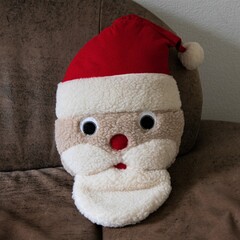 Originelle Dekoration zu Weihnachten in Form eines Kissens