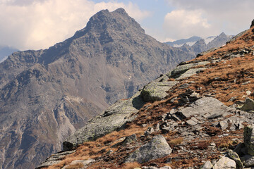 Gipfel &uuml;ber dem Malojapass; Piz de la Margra (3158m), Blick vom Lunghinsee