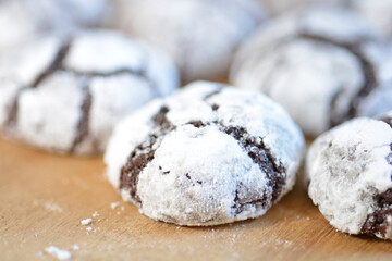 Chocolate crinkle cookies