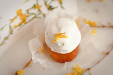 Background image with Easter cakes and eggs