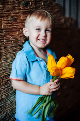 little child with flowers