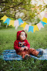 little child with umbrella