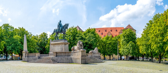 Karlsplatz und Altes Schloss, Stuttgart, Baden Württemberg, Deutschland 