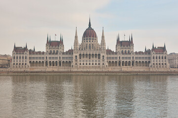 Fototapeta na wymiar Hungarian parliament and Danube river in Budapest city center