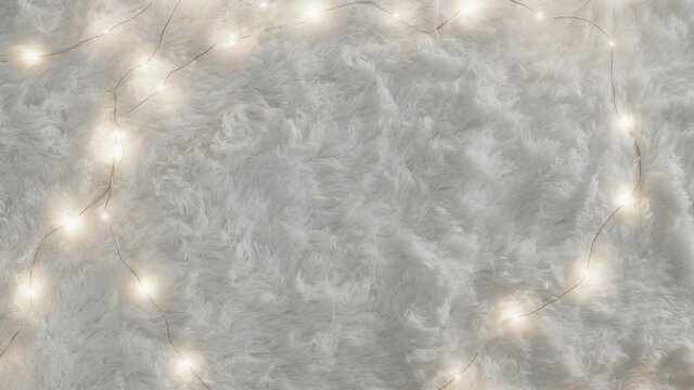 Sfondo per san Valentino con cuori e tappeto bianco 
