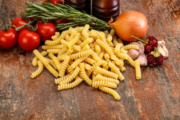 Raw Italian wheat pasta - Fusilli