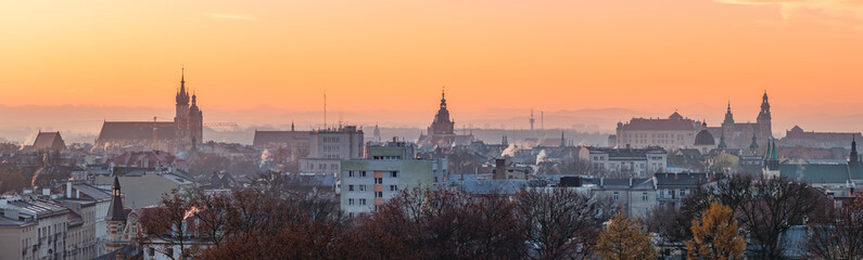 Fototapeta premium Krakow Old Town with Wawel castle in early morning