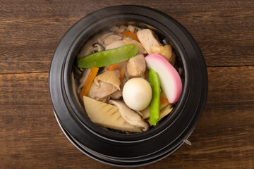 五目釜飯　(鶏五目釜飯)