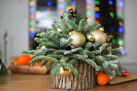 Natural herringbone with Christmas decor on the table
