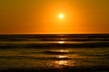 mazatlan y sus atardeceres maravillosos pintados de color dorado