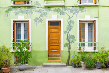 Fototapeta na wymiar Paris, colorful houses rue Cremieux, typical street in the 12e arrondissement 