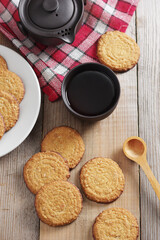 Oat cookies and tea