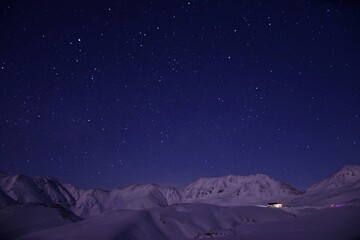 Fototapeta premium 満天の星空 北アルプス / 立山連峰