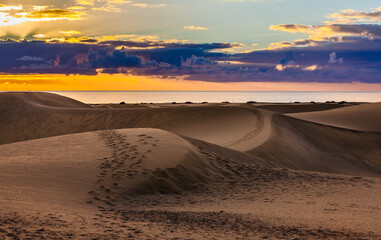 Obraz na płótnie Canvas sand dunes in the desert