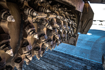 Asphalt milling cutter