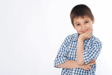 Junge, 8 Jahre, im karierten Hemd