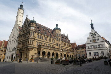 Fototapeta na wymiar Marktplatz mit Rathaus in Rothenburg ob der Tauber
