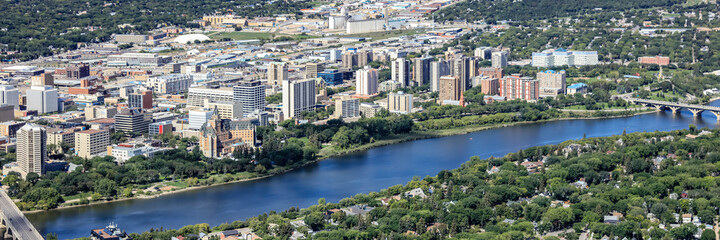 Fototapeta premium Aerial view of the downtown area of Saskatoon, Saskatchewan, Canada