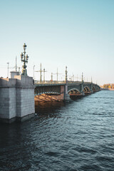 Fototapeta na wymiar bridge over the river Neva in Saint Petersburg in autumn