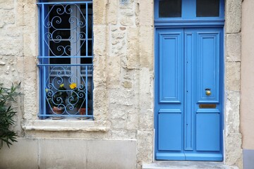 Fototapeta na wymiar old blue door