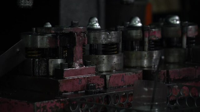 Automatic hydraulic press stamping machine and  press mold bowl metal  in manufacturing process