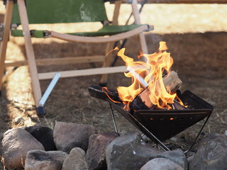 冬の河川敷でソロキャンプ