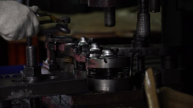 Automatic hydraulic press stamping machine and  press mold bowl metal  in manufacturing process