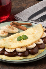 Crepioca of banana, hazelnut and cinnamon.