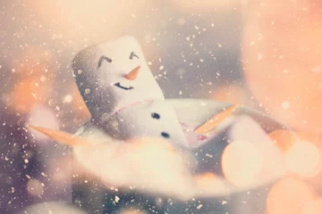 Zelfklevend Fotobehang Cute little snowman made from marshmallows bathing in a mug with hot chocolate © belyaaa