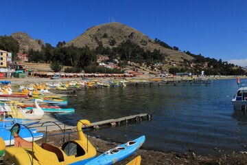 Fototapeta na wymiar boats on the lake