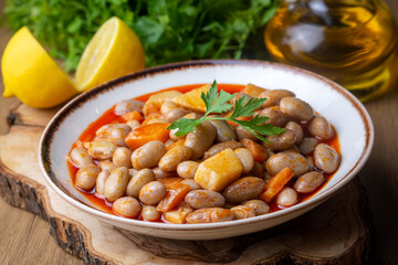 Cranberry Bean Stew Turkish Barbunya Pilaki, Potato and carrot pinto beans (Turkish name; patatesli ve havuclu barbunya)