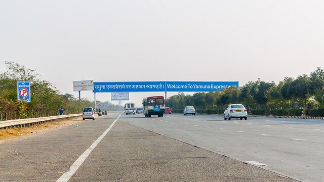 Newly Constructed Yamuna Expressway From Delhi To Agra