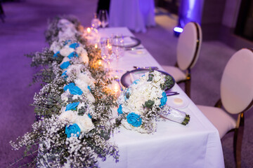 wedding table decor with flowers