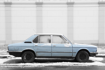 Fototapeta na wymiar Image of a frozen car in winter time