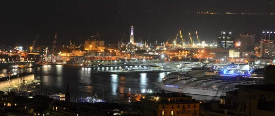 Fototapeten Genova di notte la superba si mostra © Marco