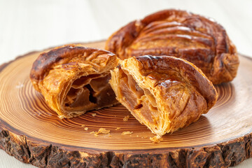 サクサクのアップルパイとりんご