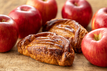 サクサクのアップルパイとりんご