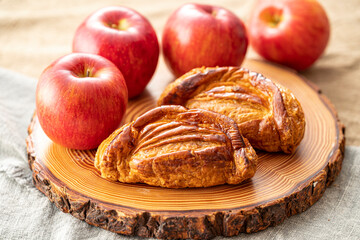 サクサクのアップルパイとりんご