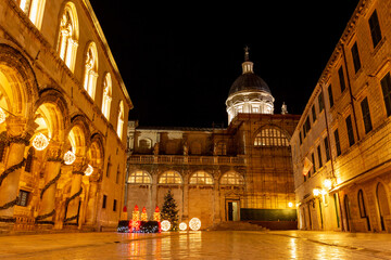 Fototapeta na wymiar Night view of a narrow street in the historical center of Dubrovnik, Croatia