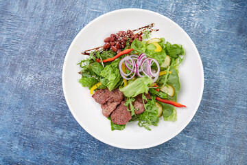salad with beef and vegetables
