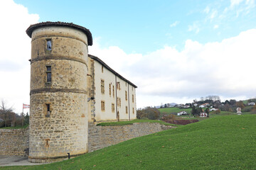 Fototapeta na wymiar castillo de los barones de Espelette ayuntamiento país vasco francés francia 4M0A8302-as21