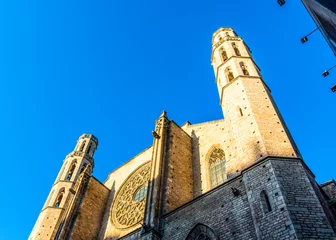 Fototapeten Facade of the Santa Maria del Mar Basilica church in El Born, Barcelona, Catalonia, Spain © jeeweevh