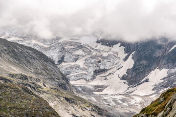 Fototapeta na wymiar The Karlingerkees glacier in the High Tauern National Park