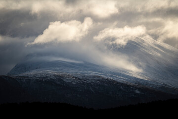 Fototapeta na wymiar High winds and clouds overing the Norwegian landscape