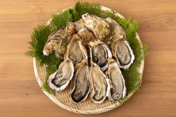 殻付き生牡蠣　(宮城県産)