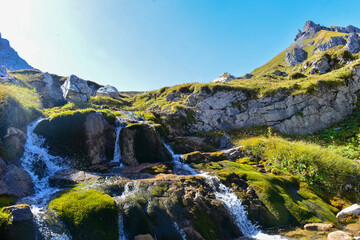 Gebirgsbach Nähe Kirchlispitzen im Rätikon-Vorarlberg/Österreich 